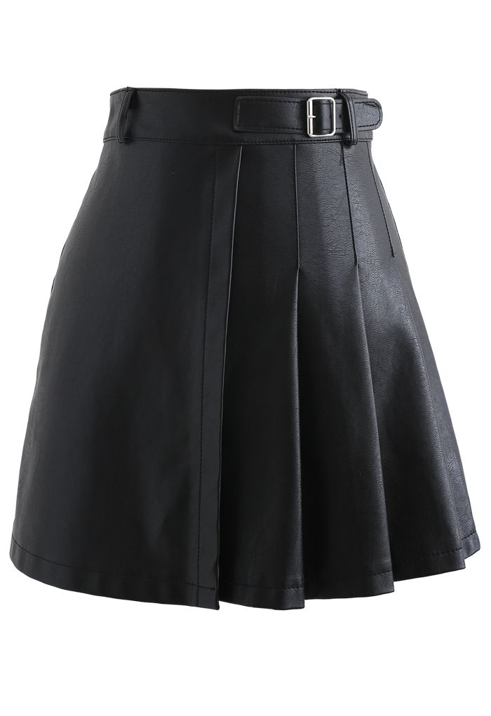 Belt Detail Faux Leather Pleated Mini Skirt in Black