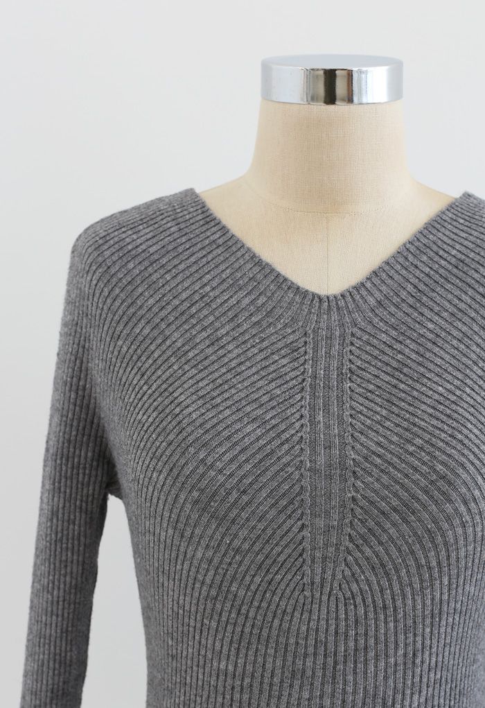 Seamless V-Neck Ribbed Knit Top in Grey