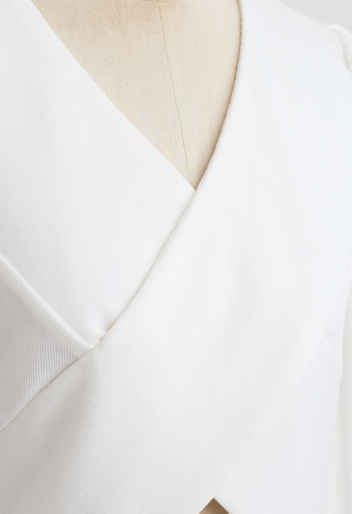 Crisscross Long Sleeves Crop Top in White