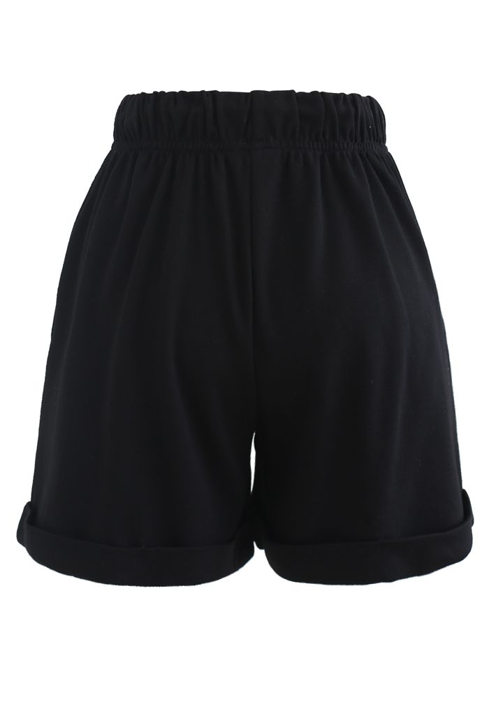Folded Hem Drawstring Pockets Shorts in Black