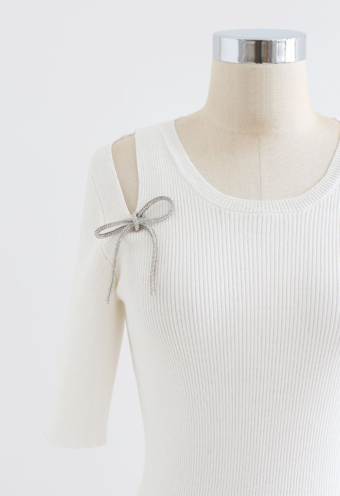 Shoulder Cutout Bowknot Rib Knit Top in White