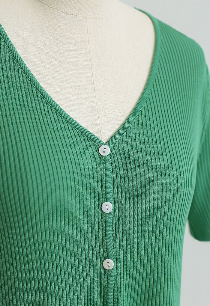 Buttoned V-Neck Short Sleeve Rib Knit Top in Green