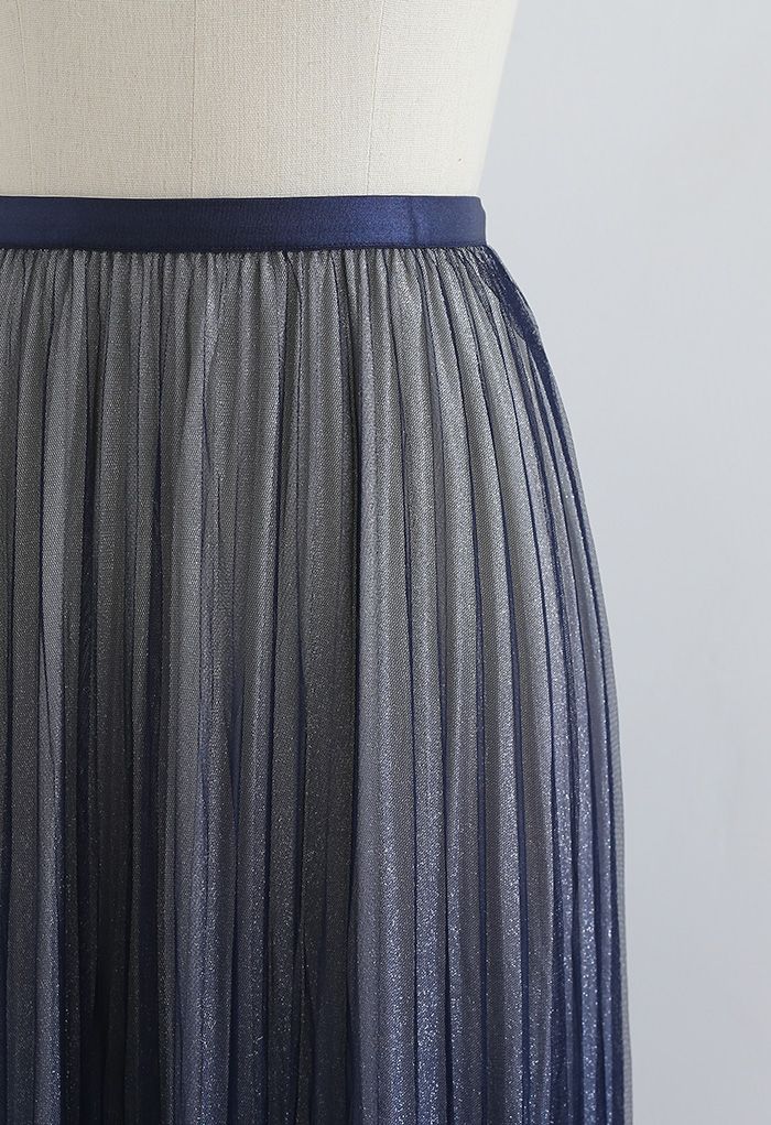 Gradient Shimmer Lining Pleated Mesh Skirt in Navy