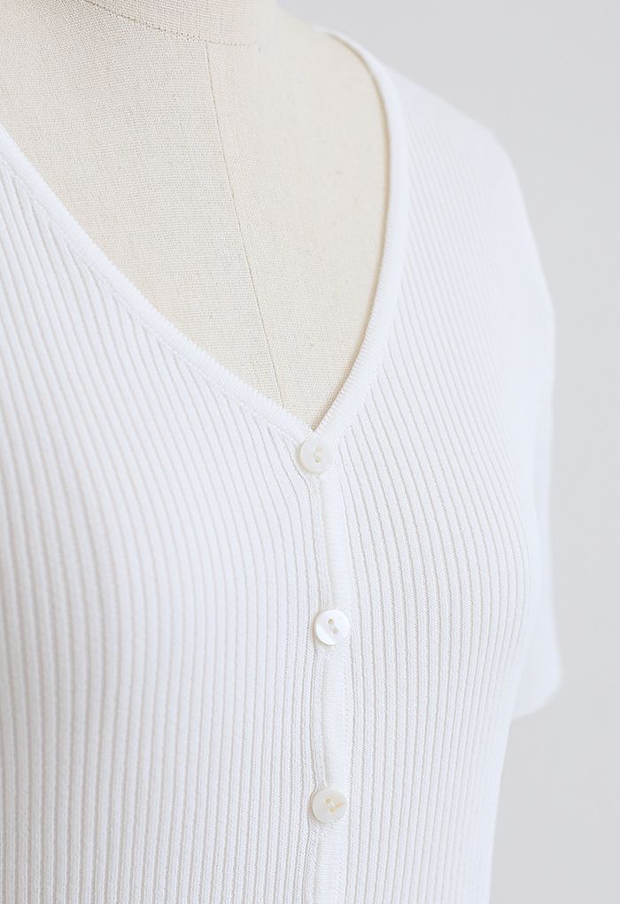 Buttoned V-Neck Short Sleeve Rib Knit Top in White