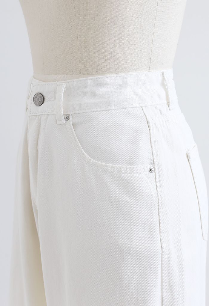 Leisure Straight Leg Jeans in White