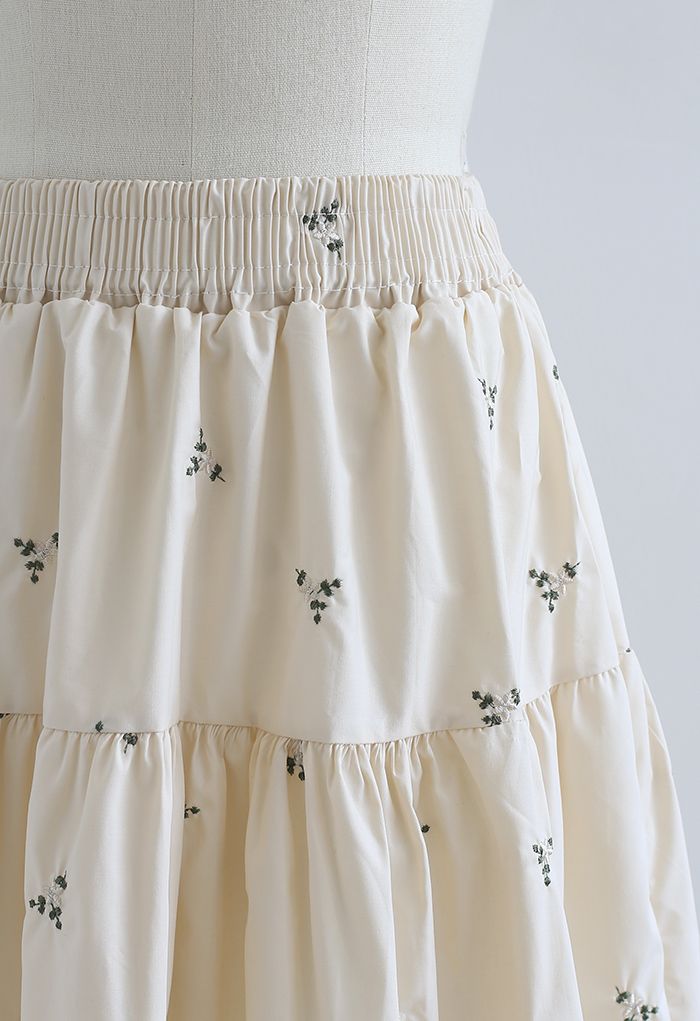 Floret Embroidered Frilling Mini Skirt in Cream