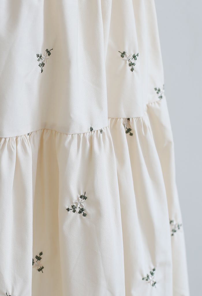 Floret Embroidered Frilling Mini Skirt in Cream
