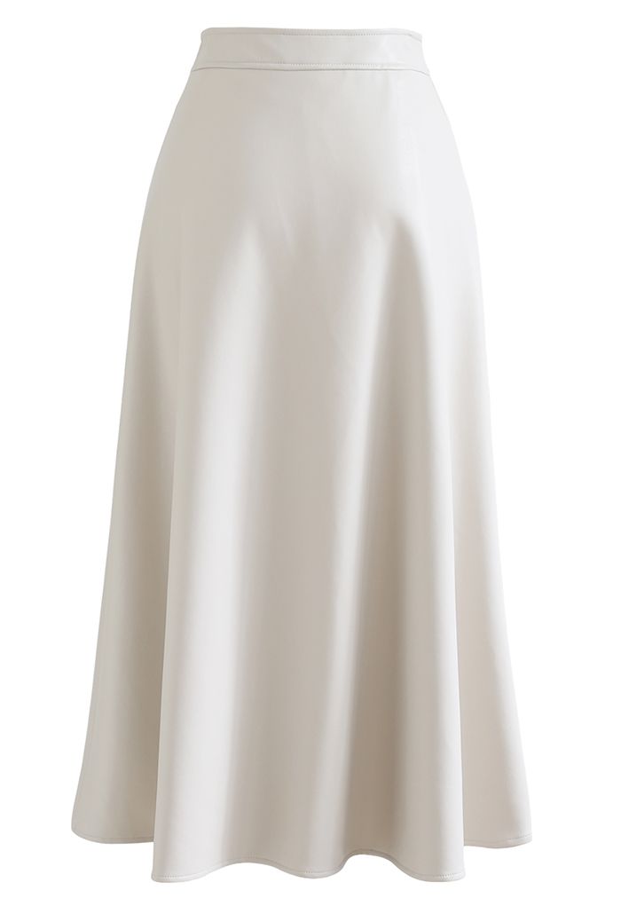 Dual Patched Pockets A-Line Faux Leather Skirt in Ivory
