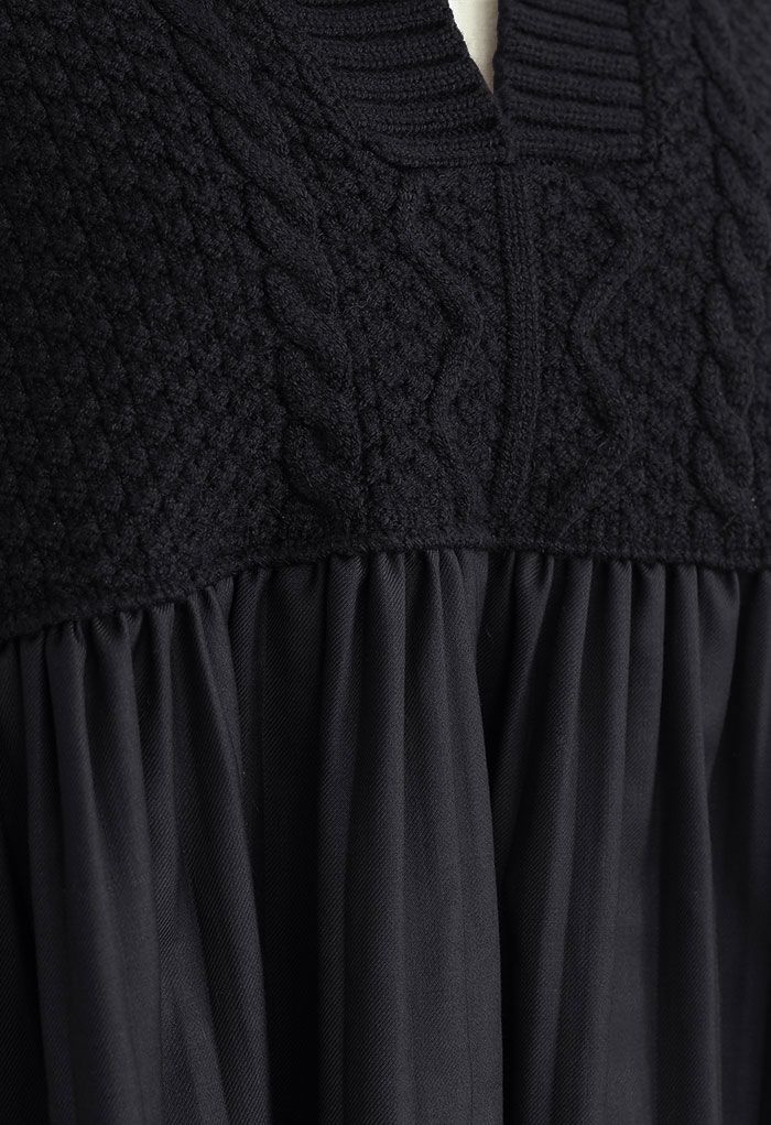 Knit Spliced Pleated Hi-Lo Tunic in Black