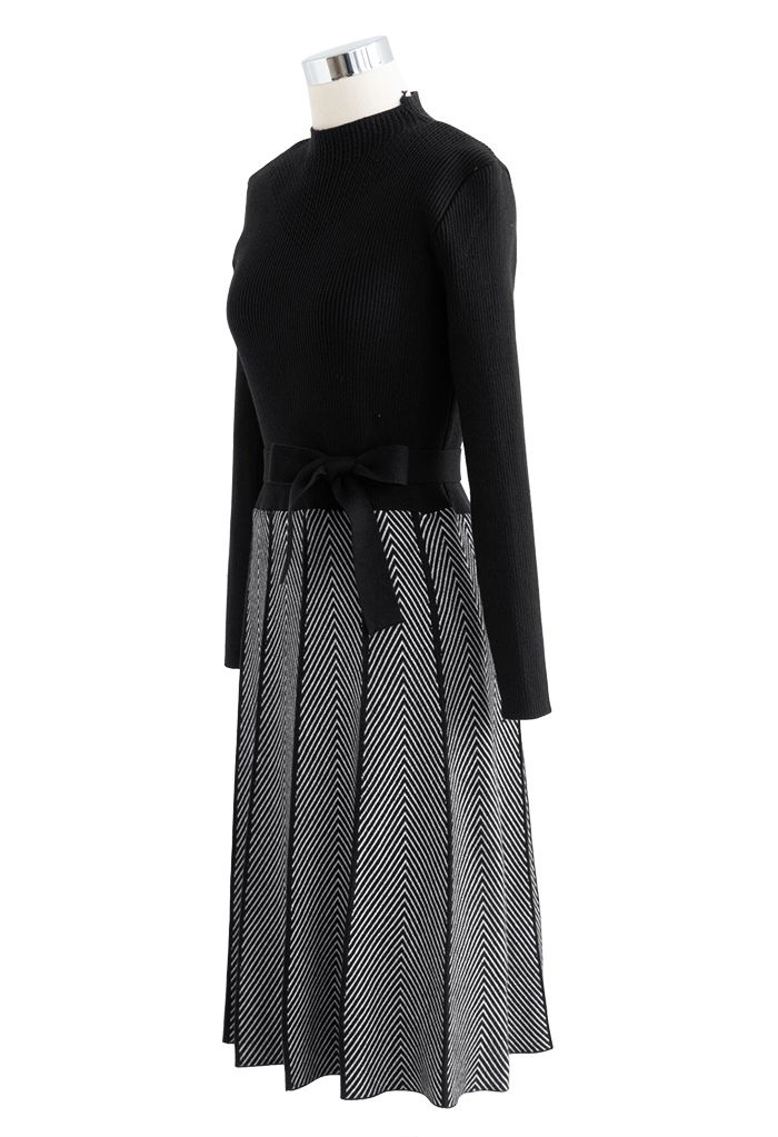 Herringbone Print Mock Neck Belted Knit Dress in Black