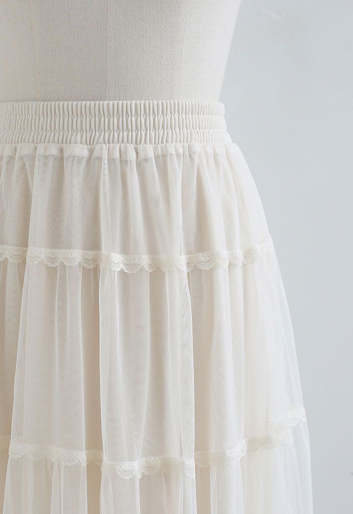 Scalloped Lace Double-Layered Mesh Tulle Skirt in Cream