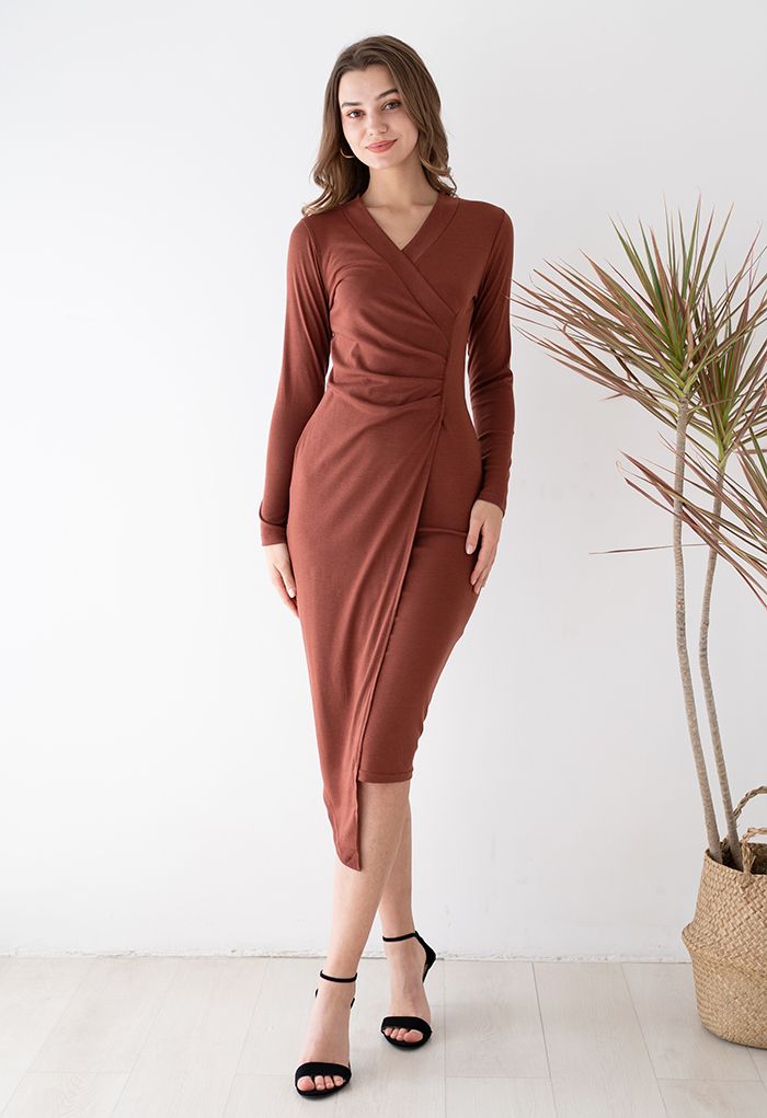 Ruched V-Neck Flap Bodycon Midi Dress in Rust Red