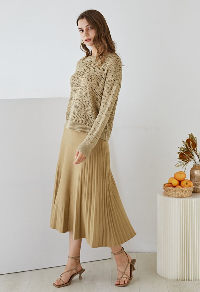 Monochrome Hollow Out Slouchy Knit Top in Olive