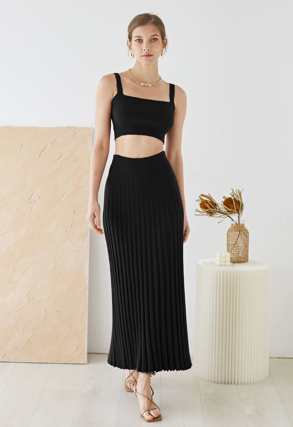 Ultra-Soft Lettuce Hem Knit Maxi Skirt in Black