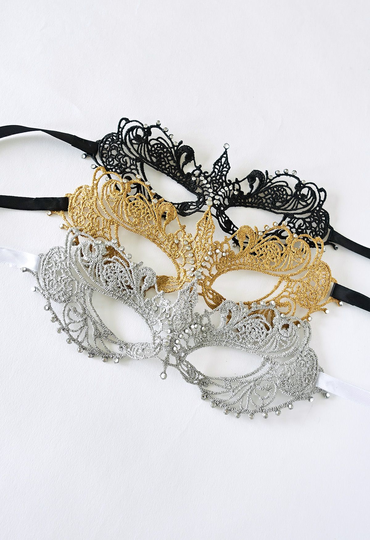 Zircon Trim Lace Ball Mask in Silver