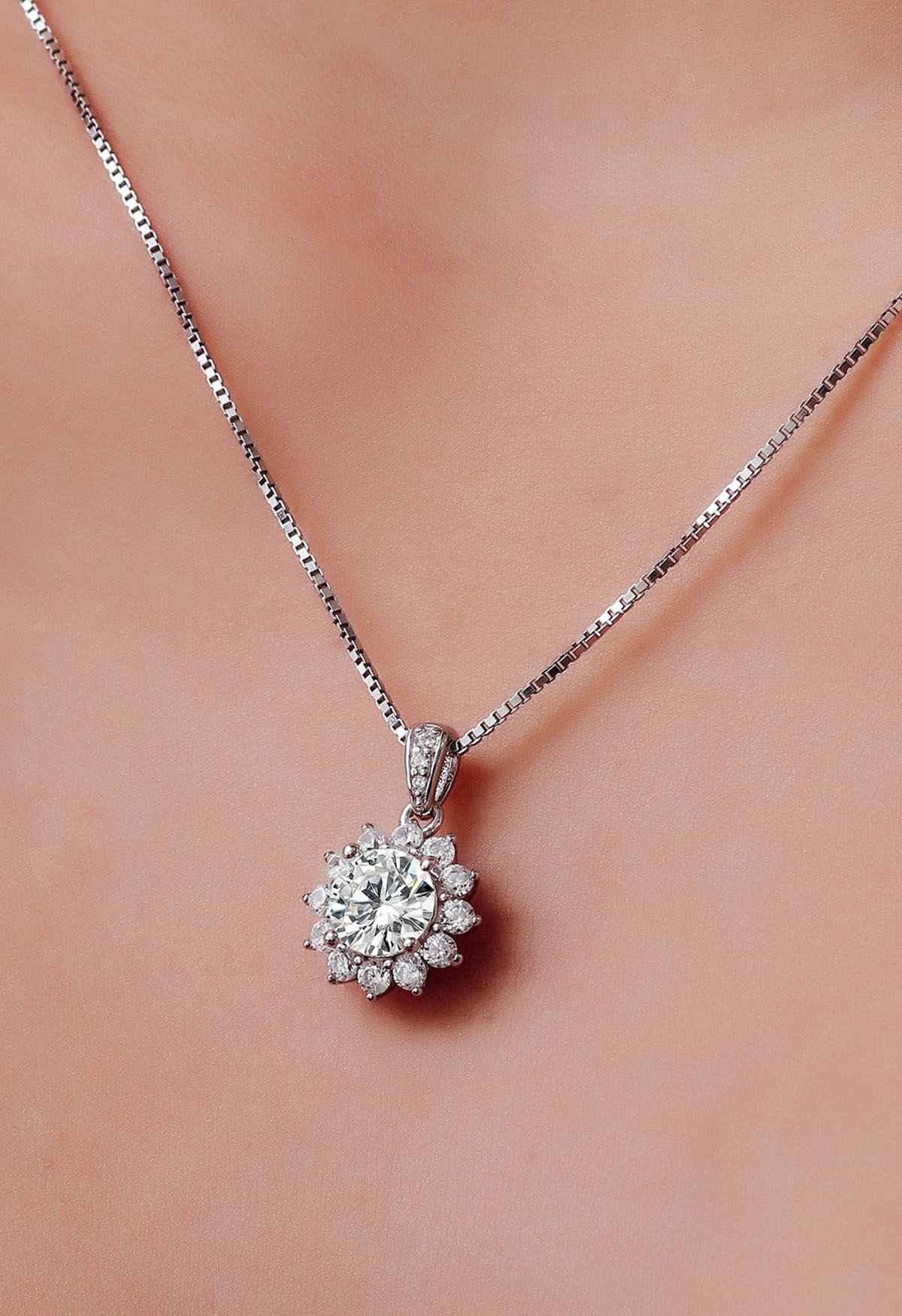 Blooming Floral Halo Moissanite Diamond Necklace
