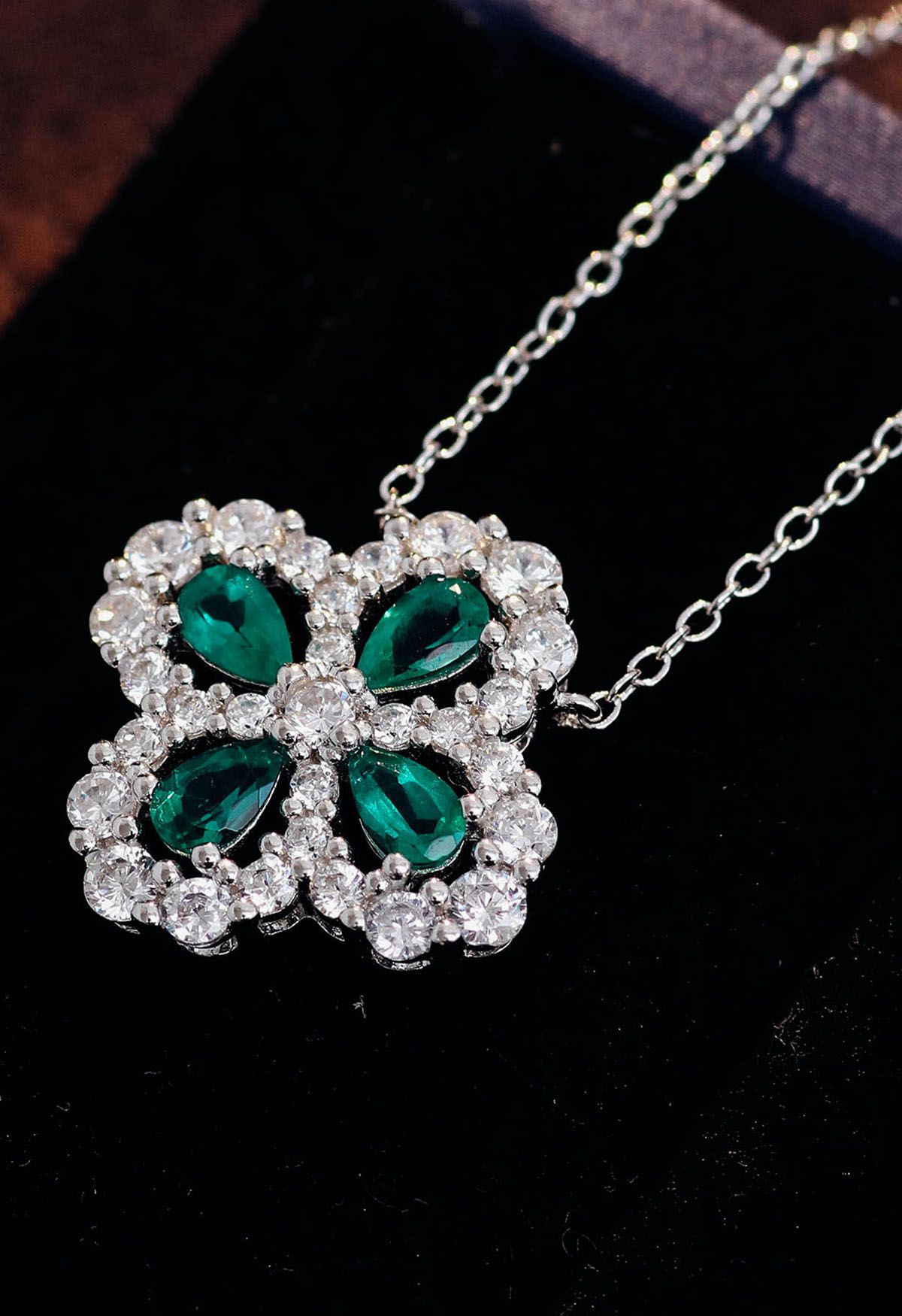 Four Leaf Clover Emerald Gem Necklace