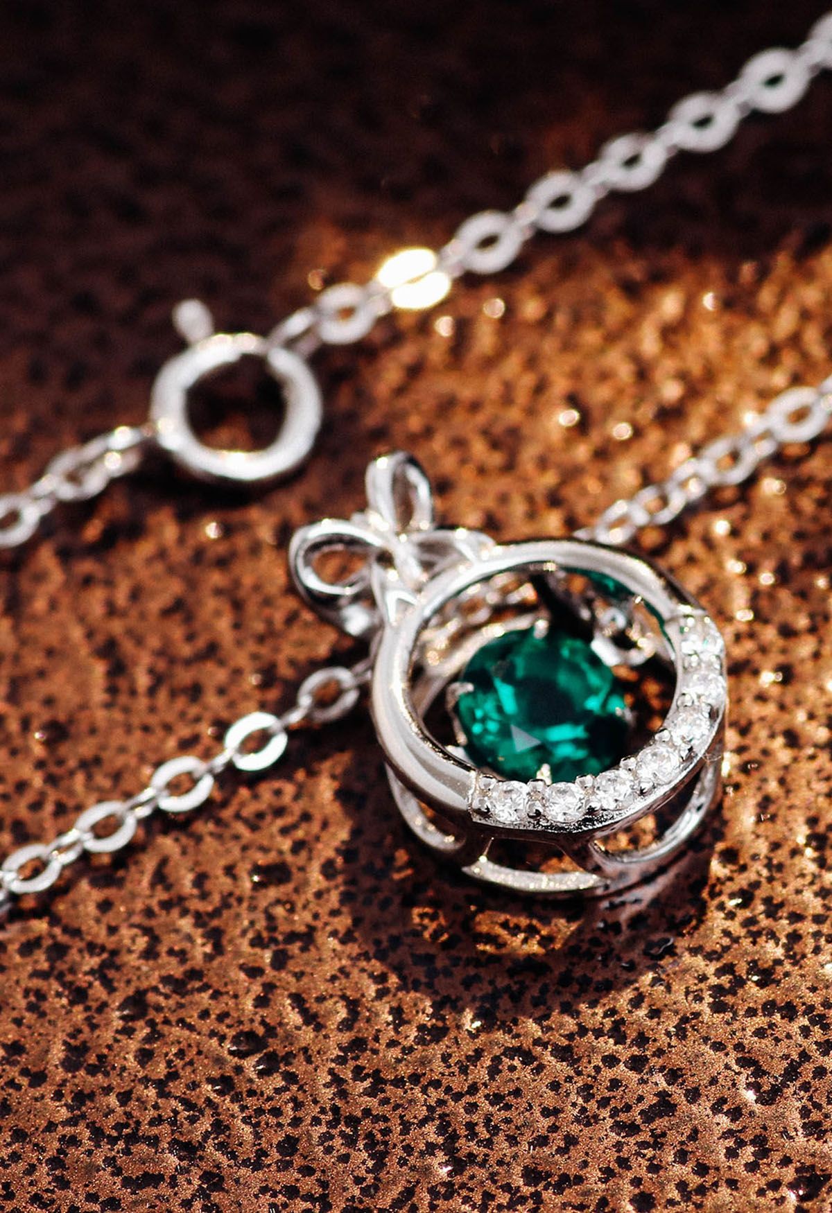 Hollow Out Rounded Emerald Gem Necklace