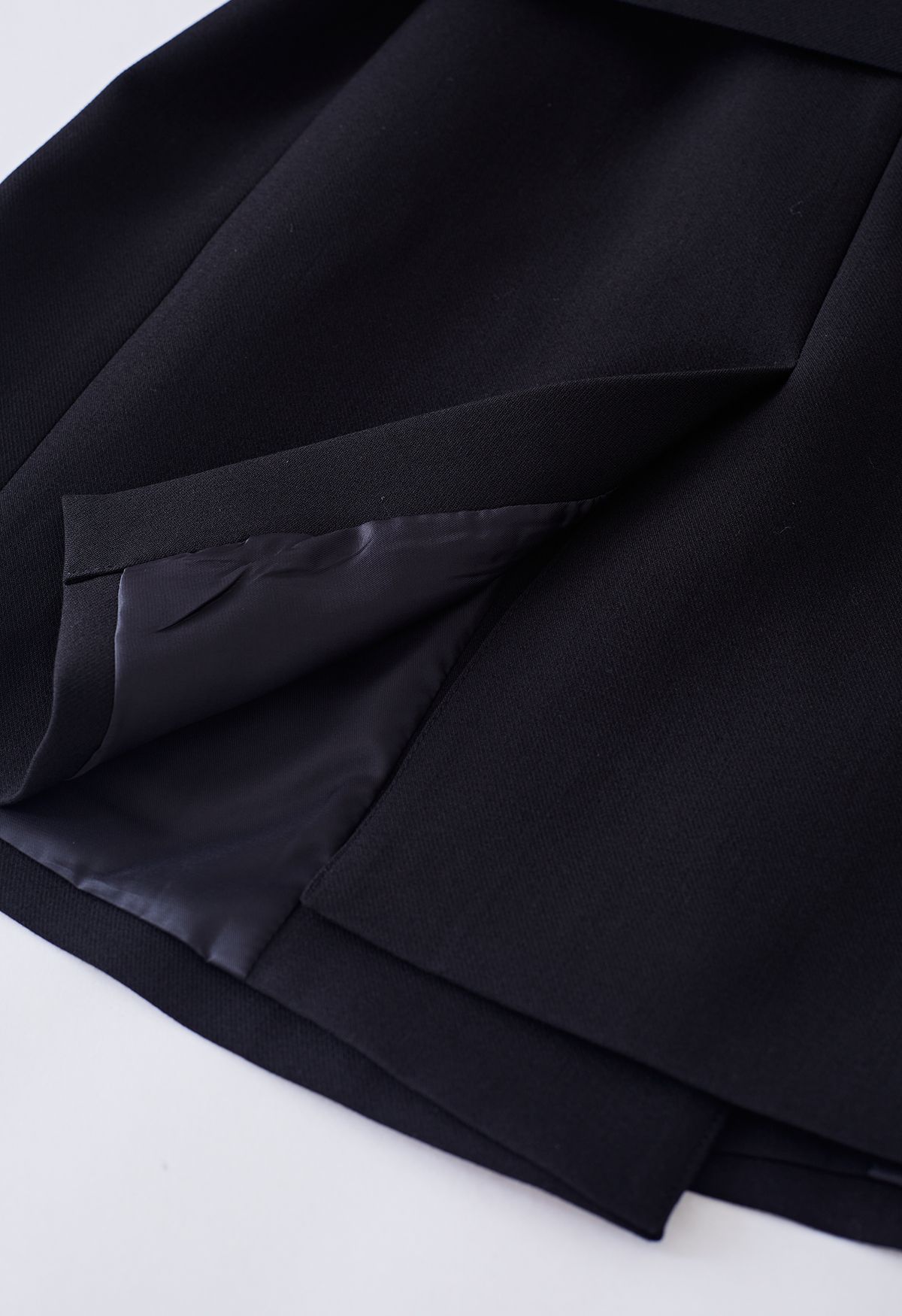 Belted Puff Shoulder Blazer in Black