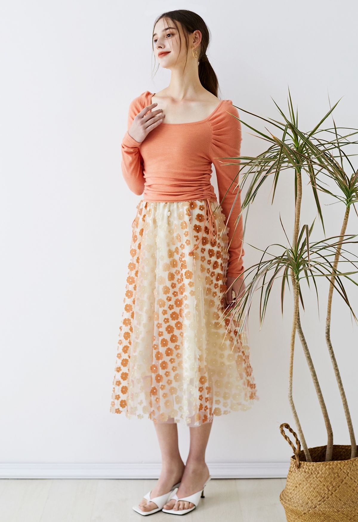 Gradient 3D Flower Double-Layered Mesh Skirt in Apricot