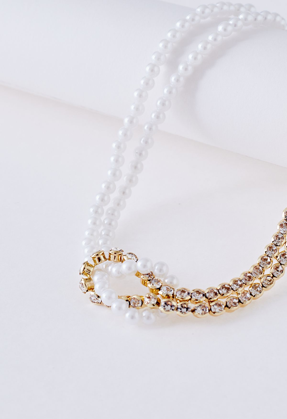 Diamond Inserted Spliced Pearl Necklace
