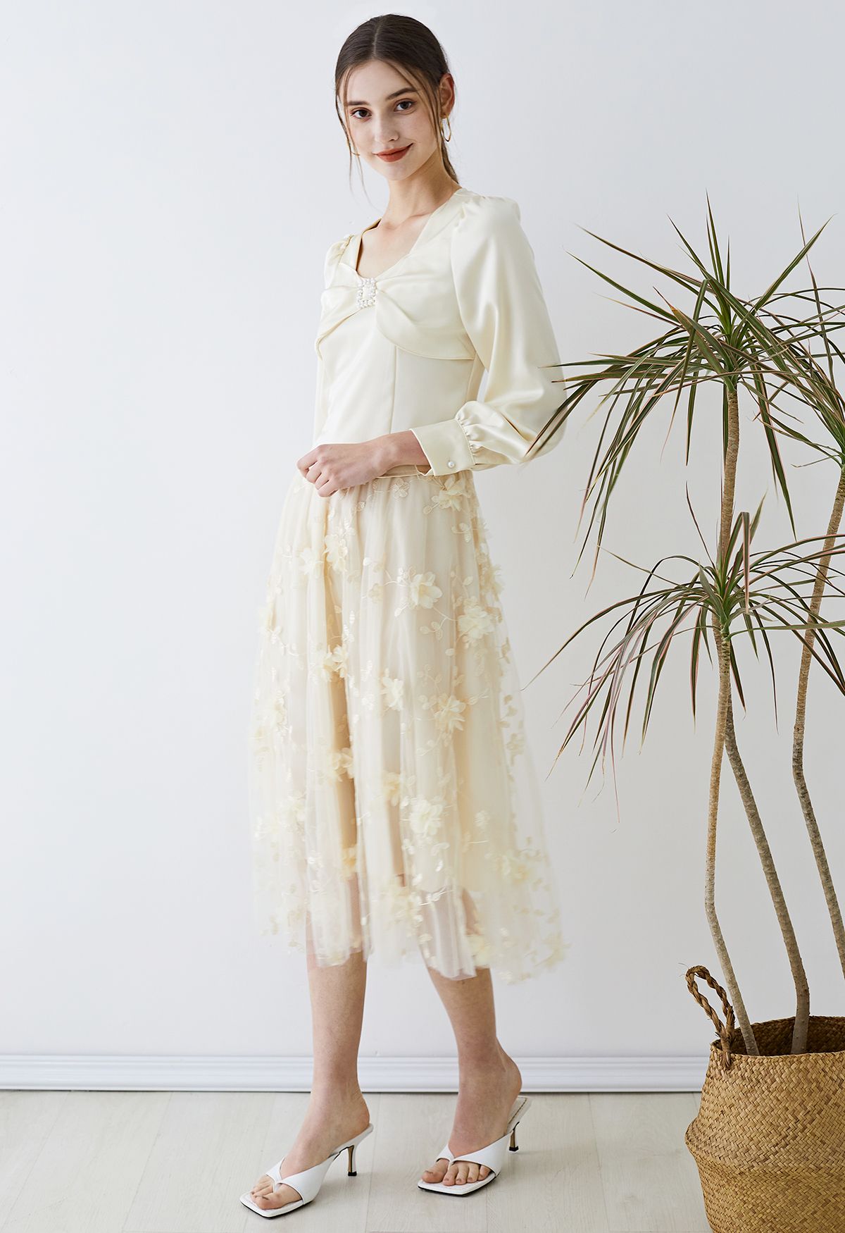 3D Mesh Flower Embroidered Tulle Midi Skirt in Light Yellow