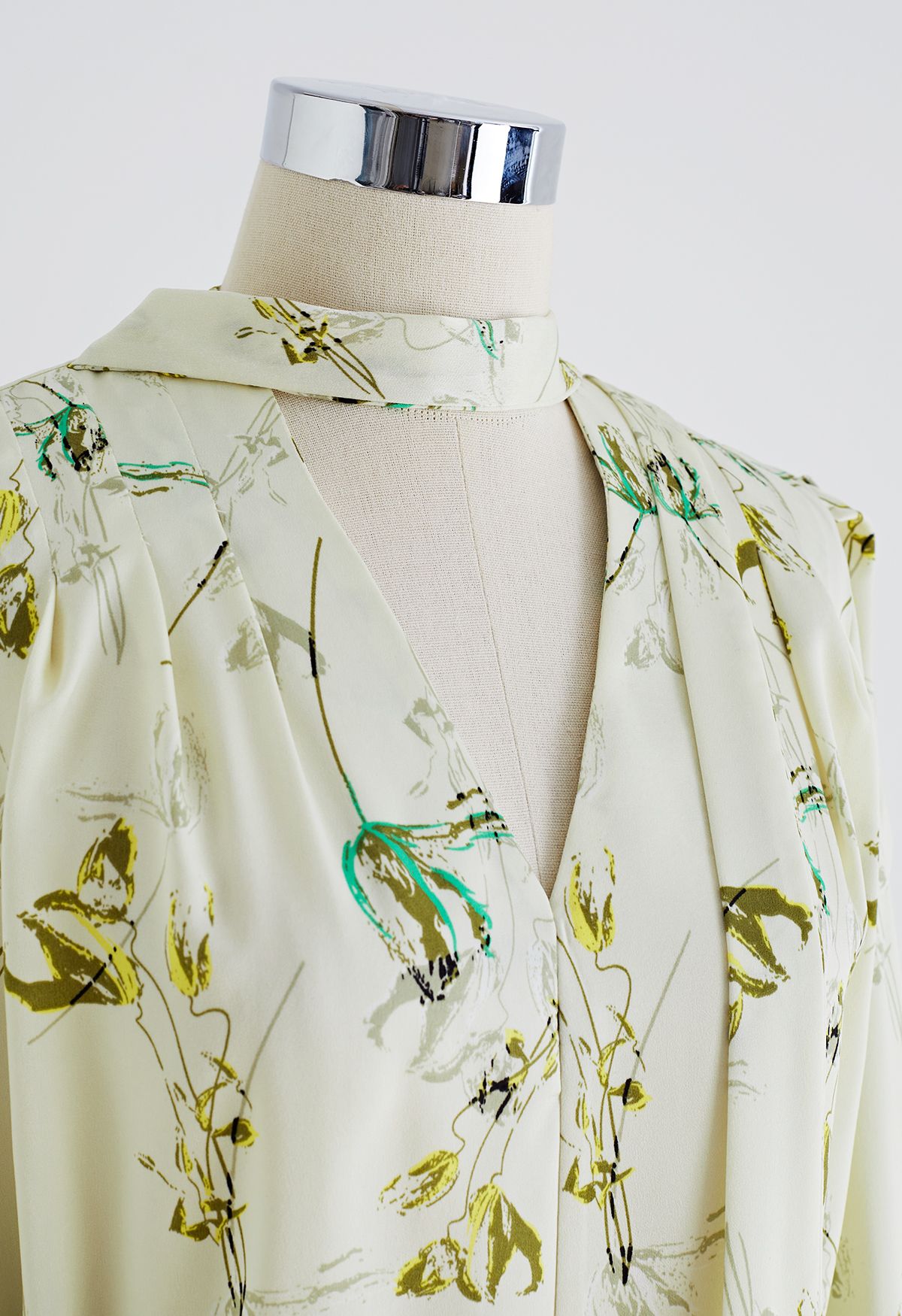 Tulip Print V-Neck Satin Shirt in Pistachio