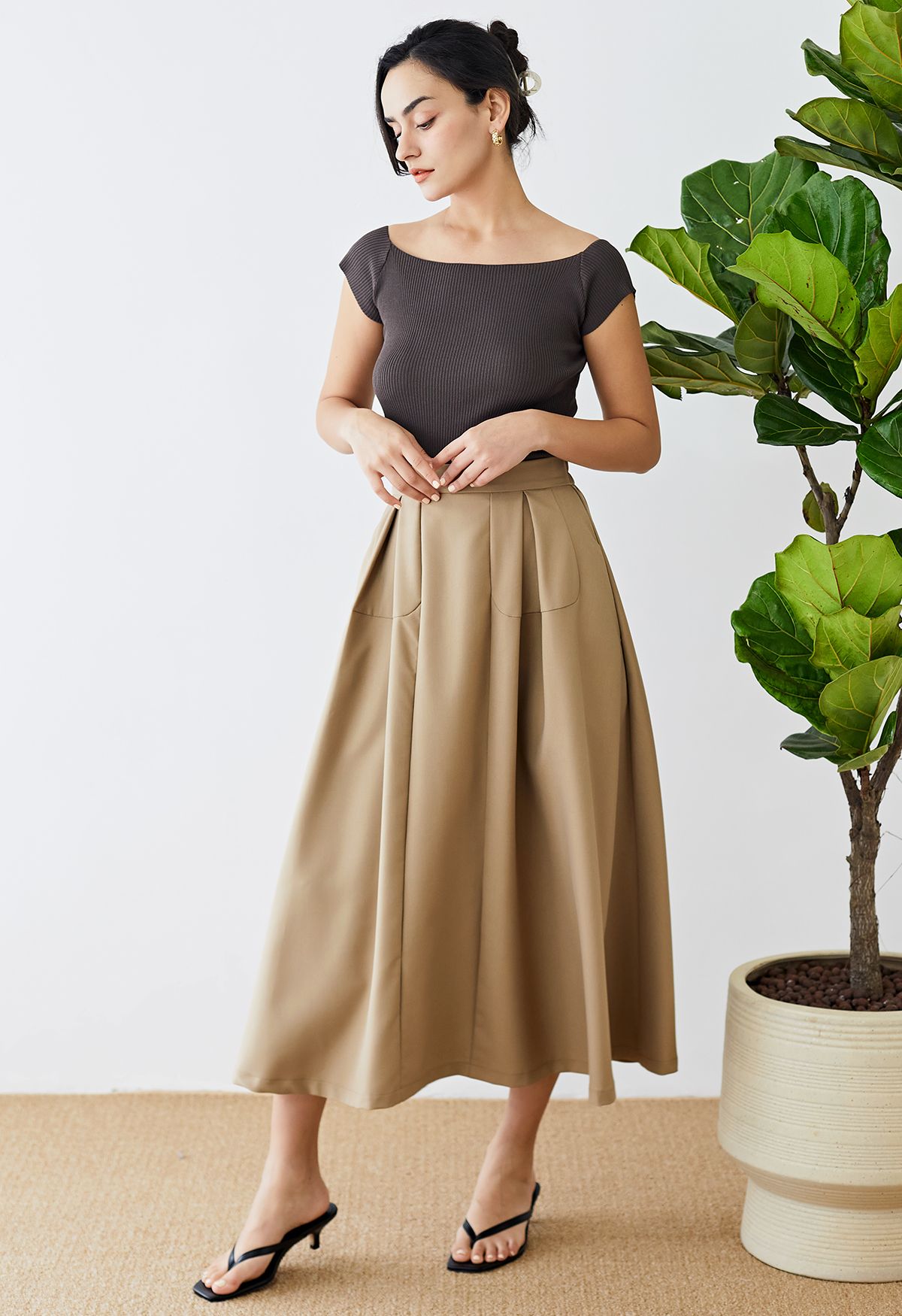 Seam Detailing Pleated A-Line Skirt in Khaki