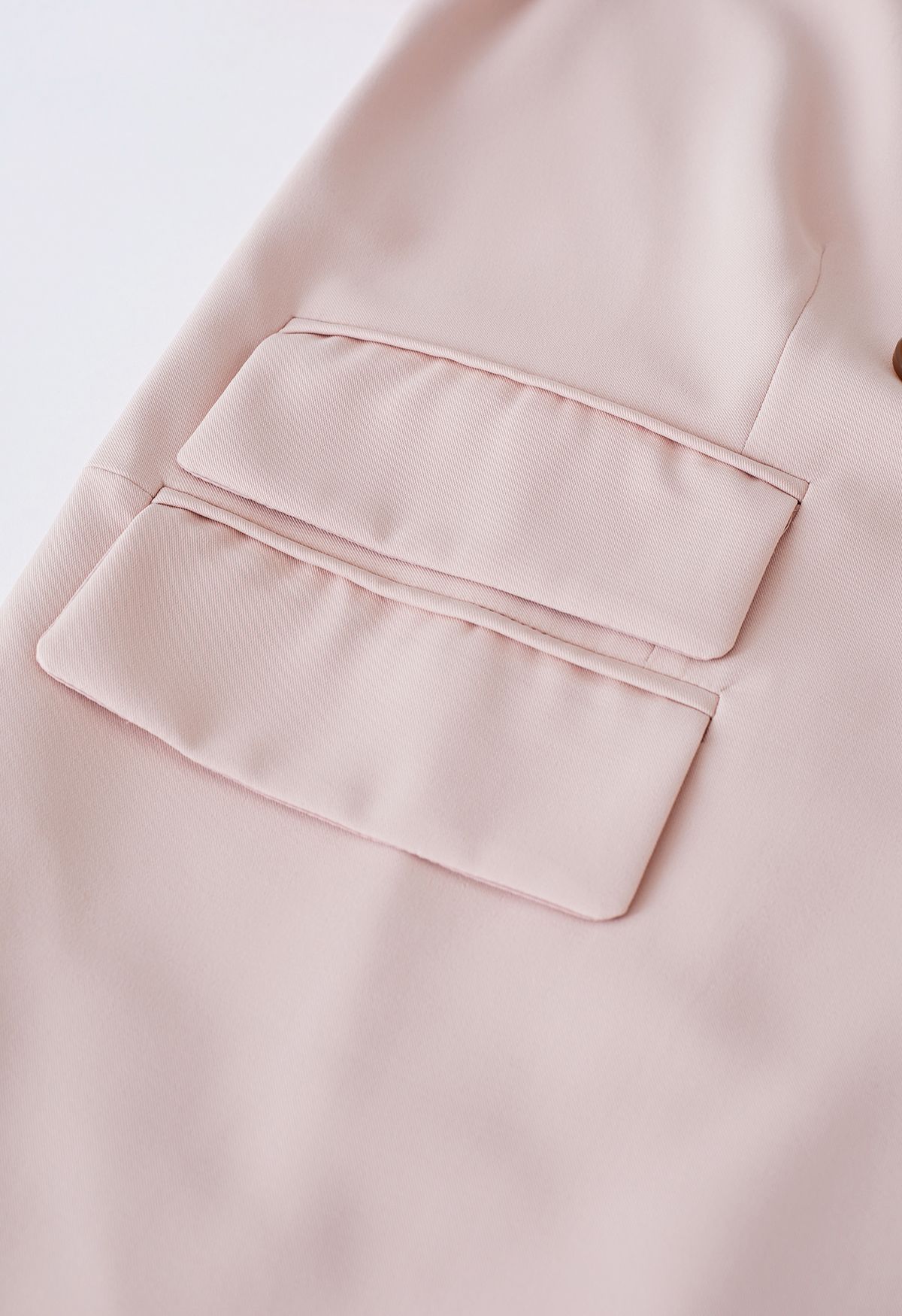 Flap Pockets Trim Short-Sleeve Blazer in Pink