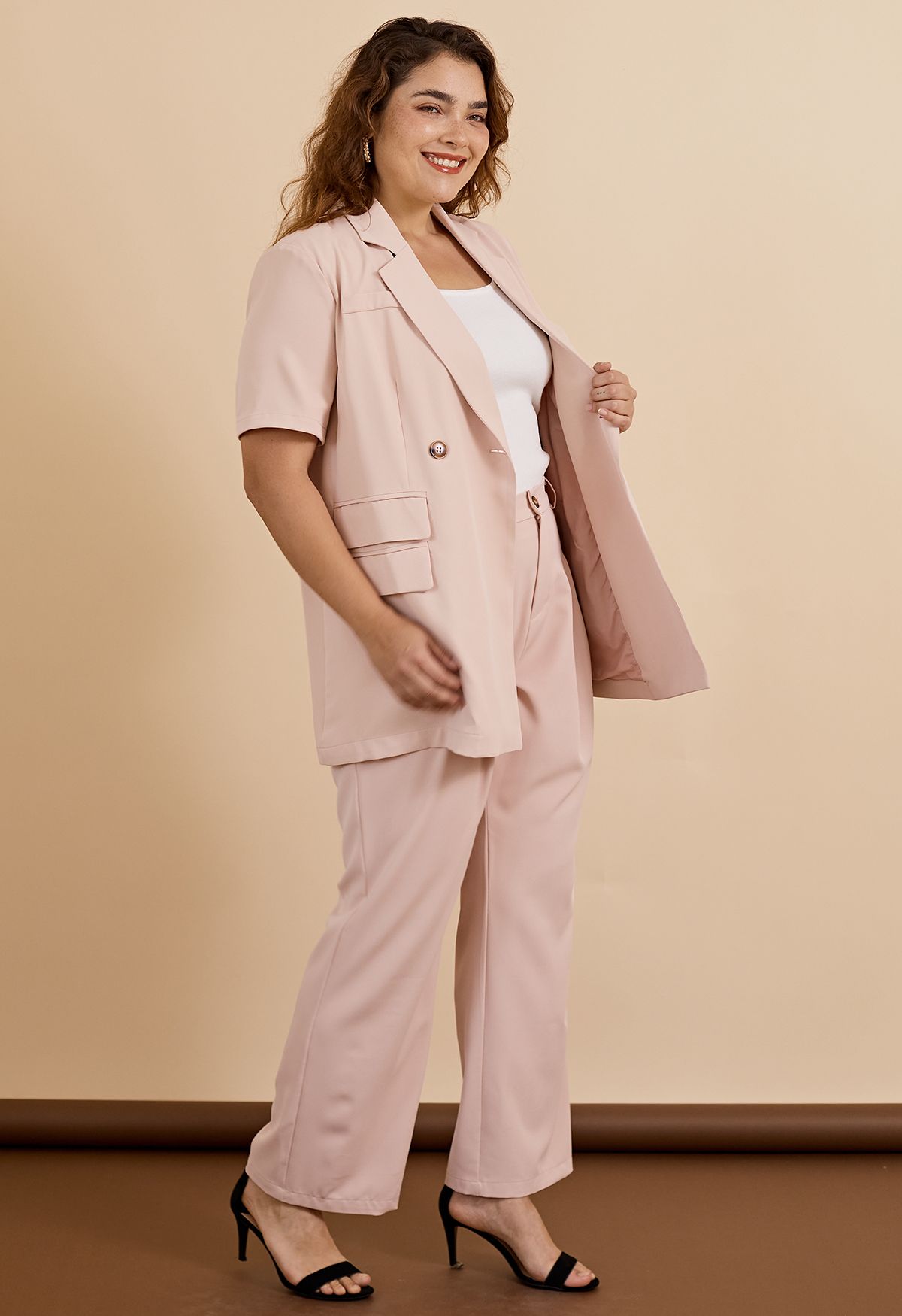 Flap Pockets Trim Short-Sleeve Blazer in Pink