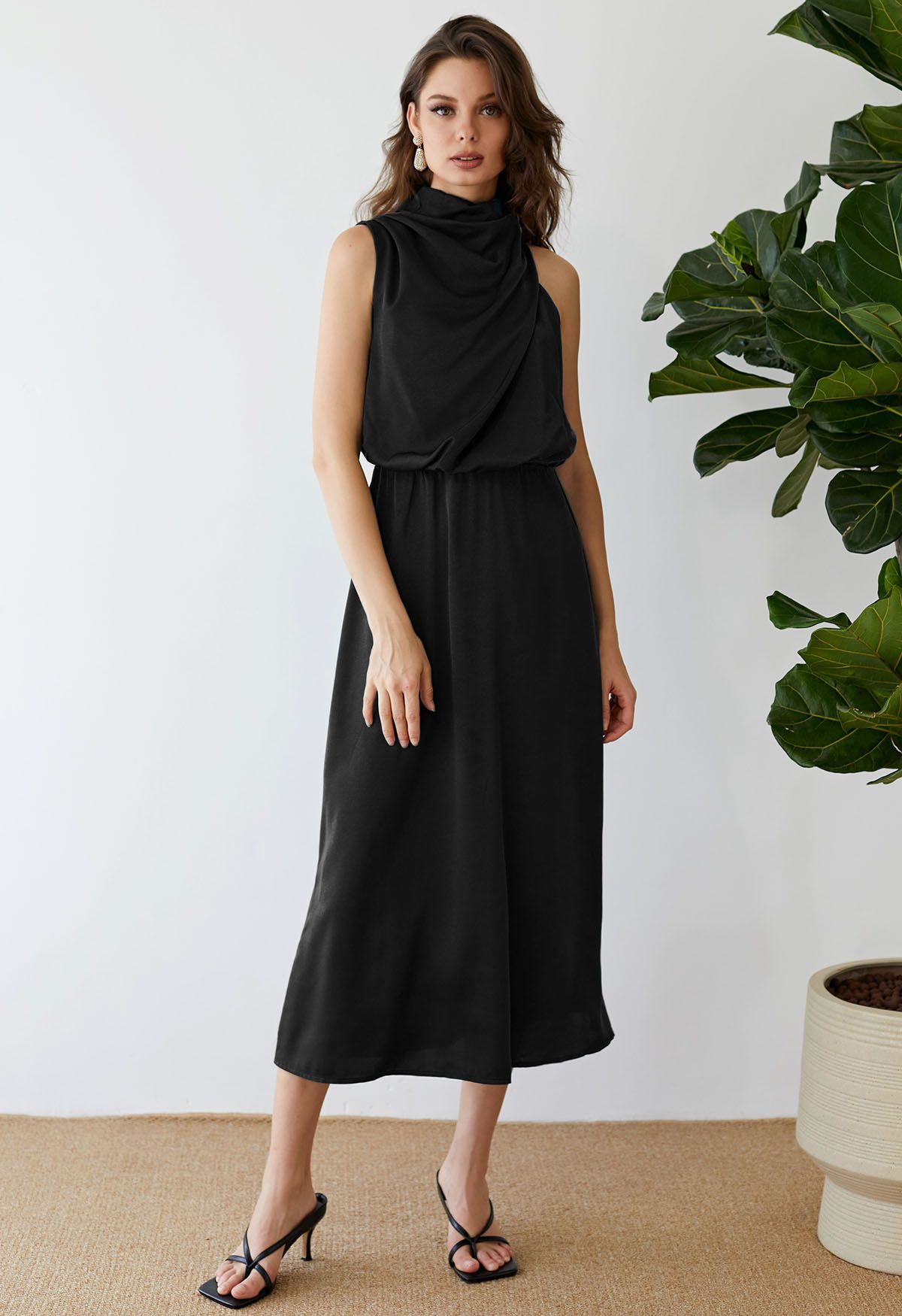 Asymmetric Ruched Neckline Sleeveless Dress in Black