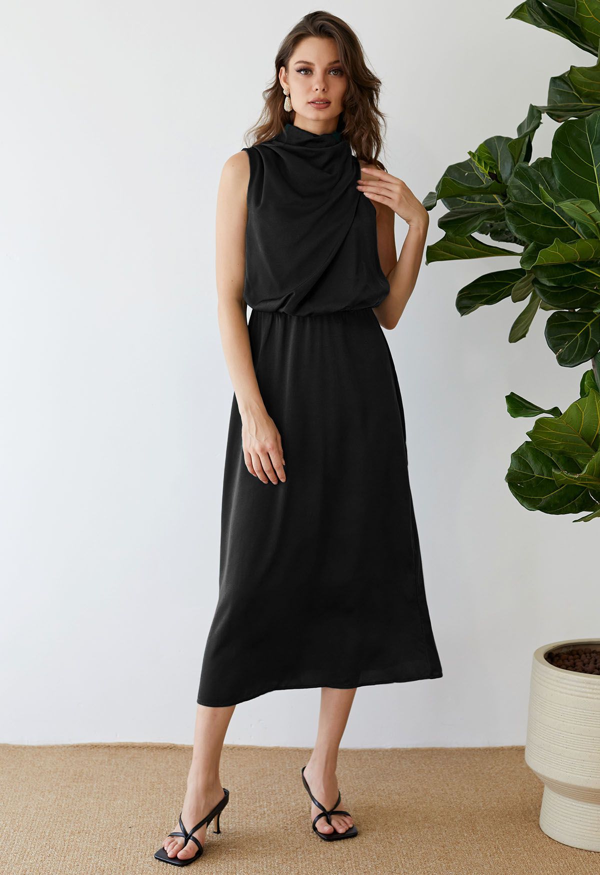 Asymmetric Ruched Neckline Sleeveless Dress in Black