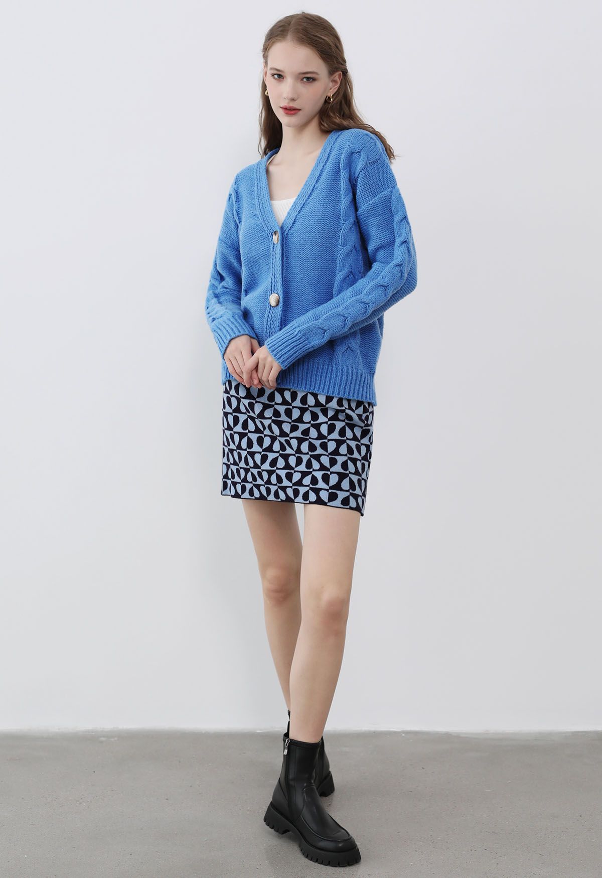 Braid Pattern Buttoned Knit Cardigan in Blue