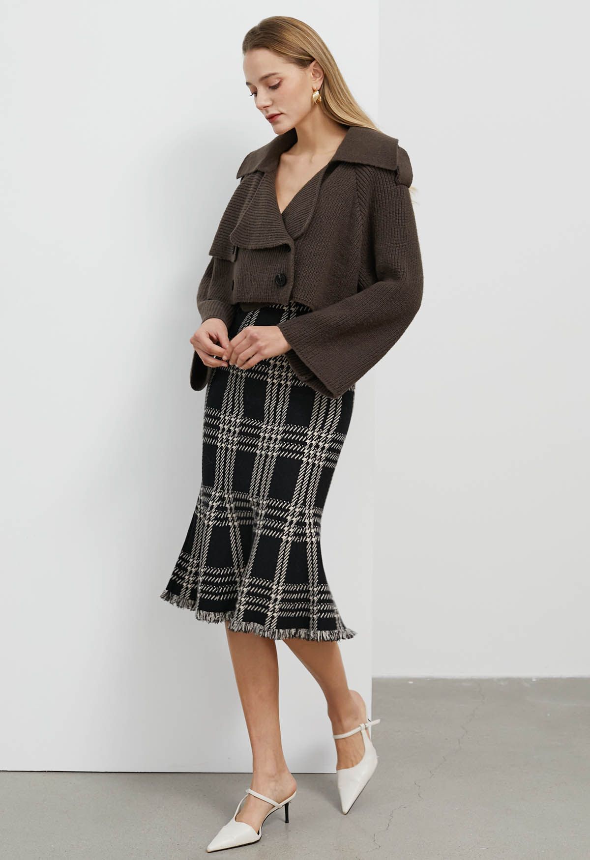 Flap Collar Knitted Crop Cardigan in Brown