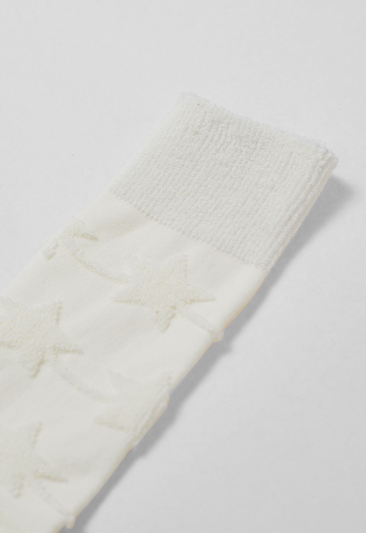 Christmas Vibe Embossed Mid-Calf Socks in White