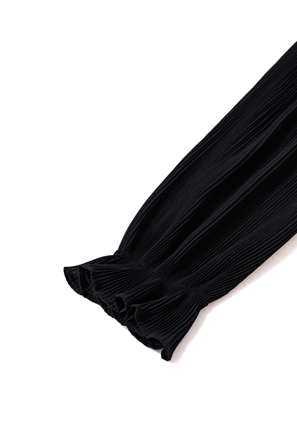 Luscious Ruffle Spliced Plisse Sleeves Top in Black