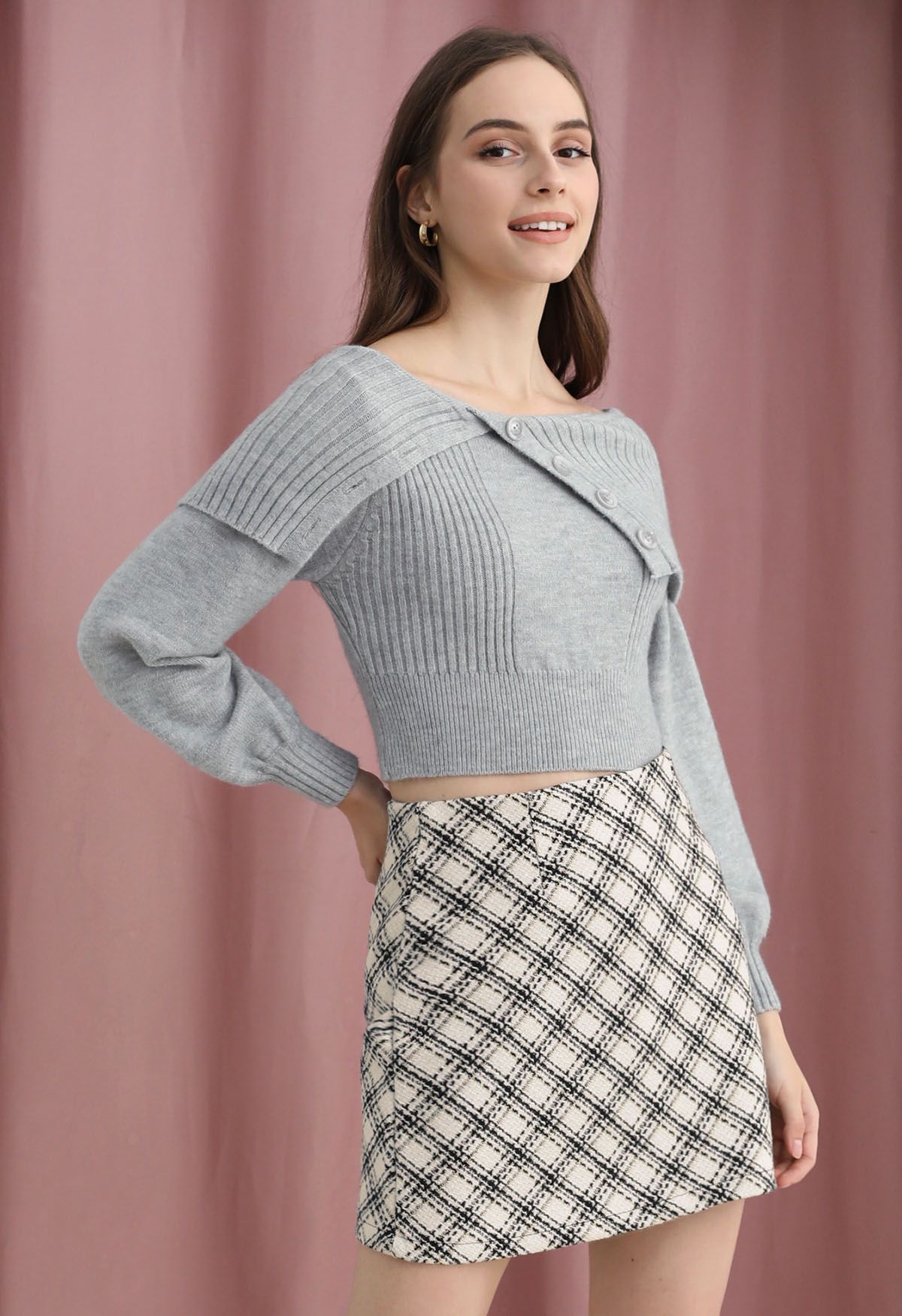 Flap Buttoned Collar Knit Crop Top in Grey