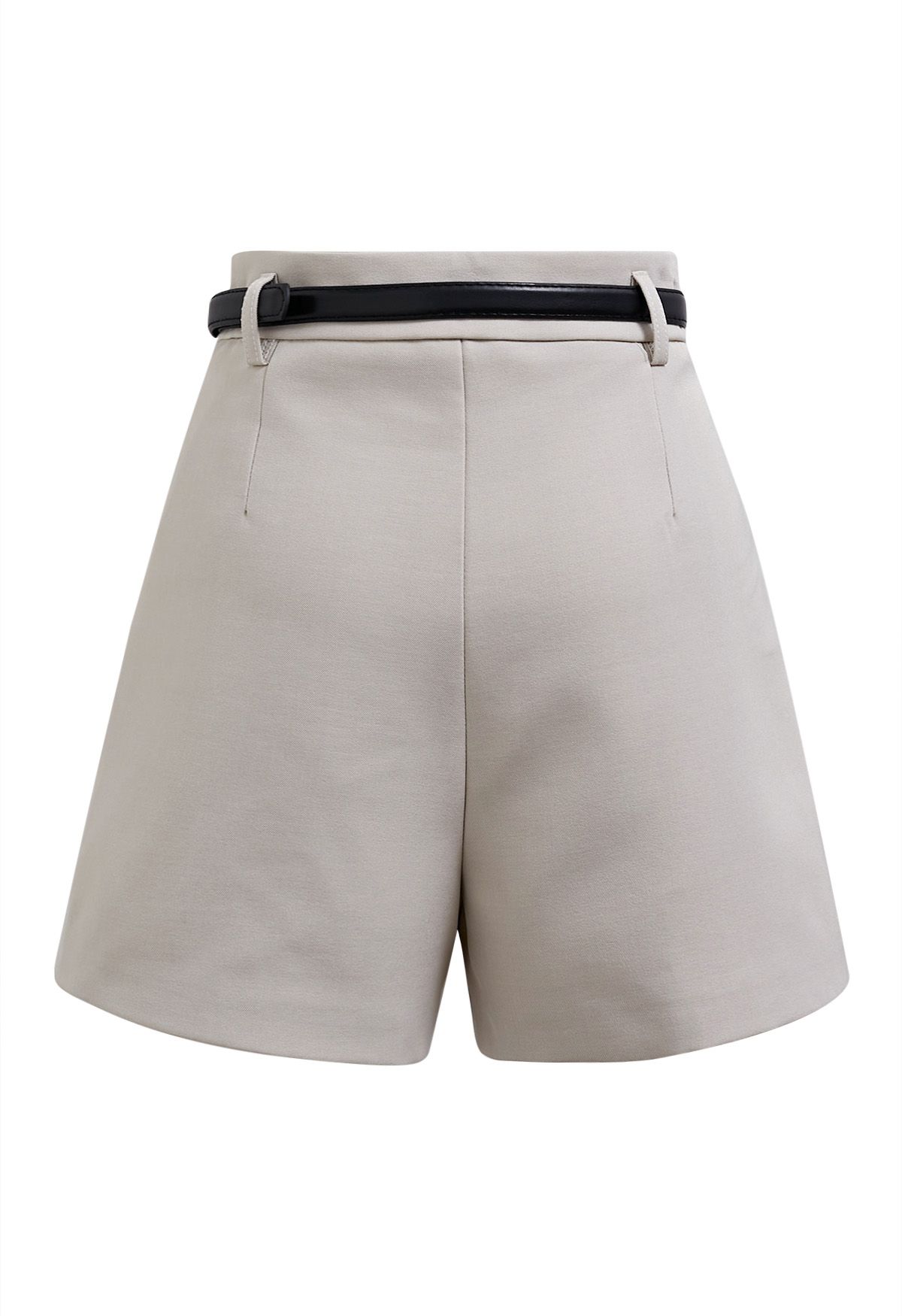 Chic Belted Front Pocket Shorts in Ivory