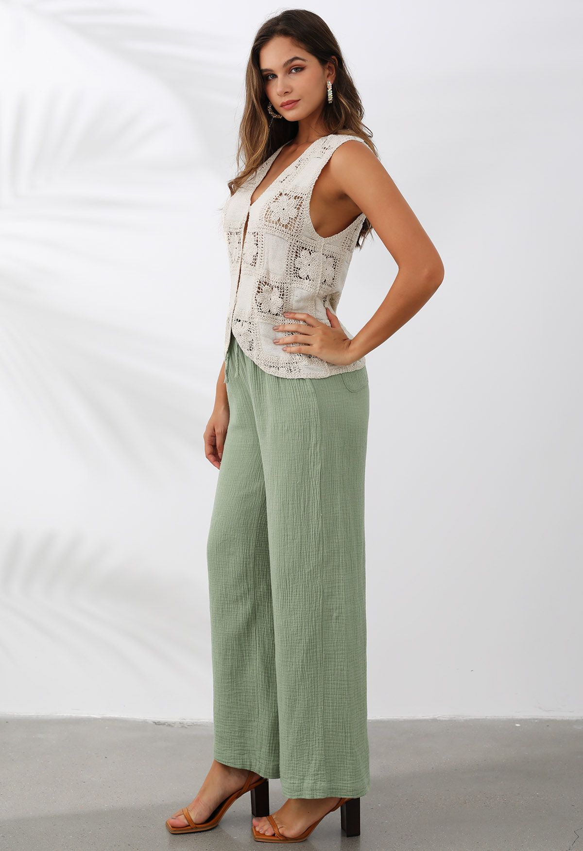 Lightweight Cotton Drawstring Pants in Pea Green