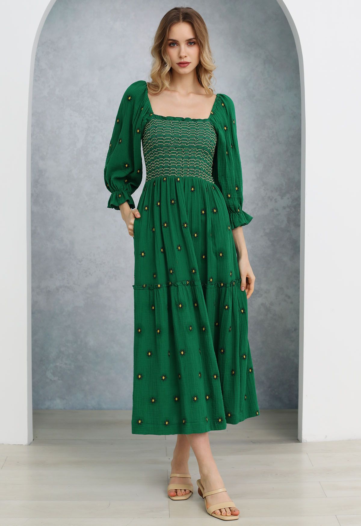 Floret Embroidery Square Neck Midi Dress in Green