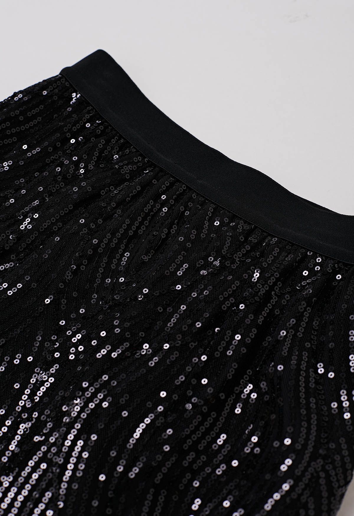 Luster Sequin Frilling Midi Skirt in Black