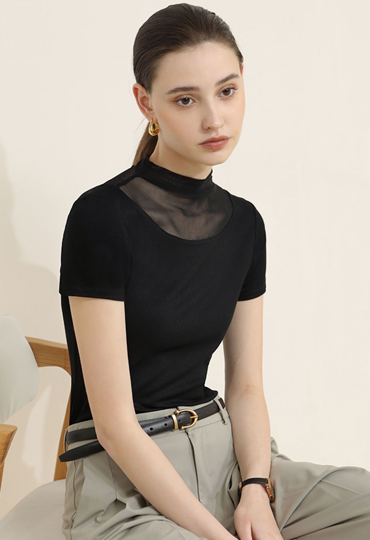 Mesh Spliced Neckline Stretchy Top in Black