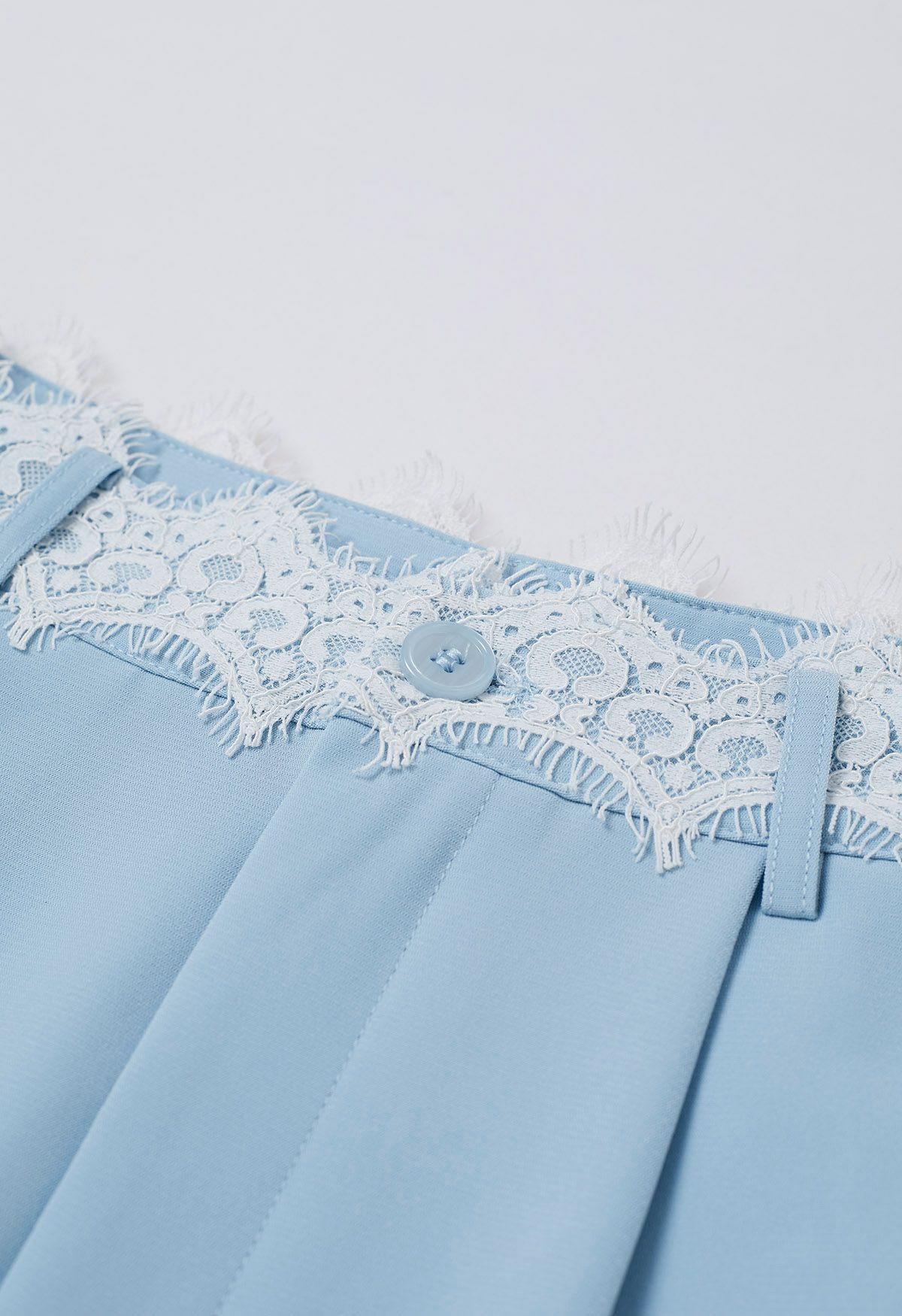 Lacy Waist Pleated Straight-Leg Pants in Blue