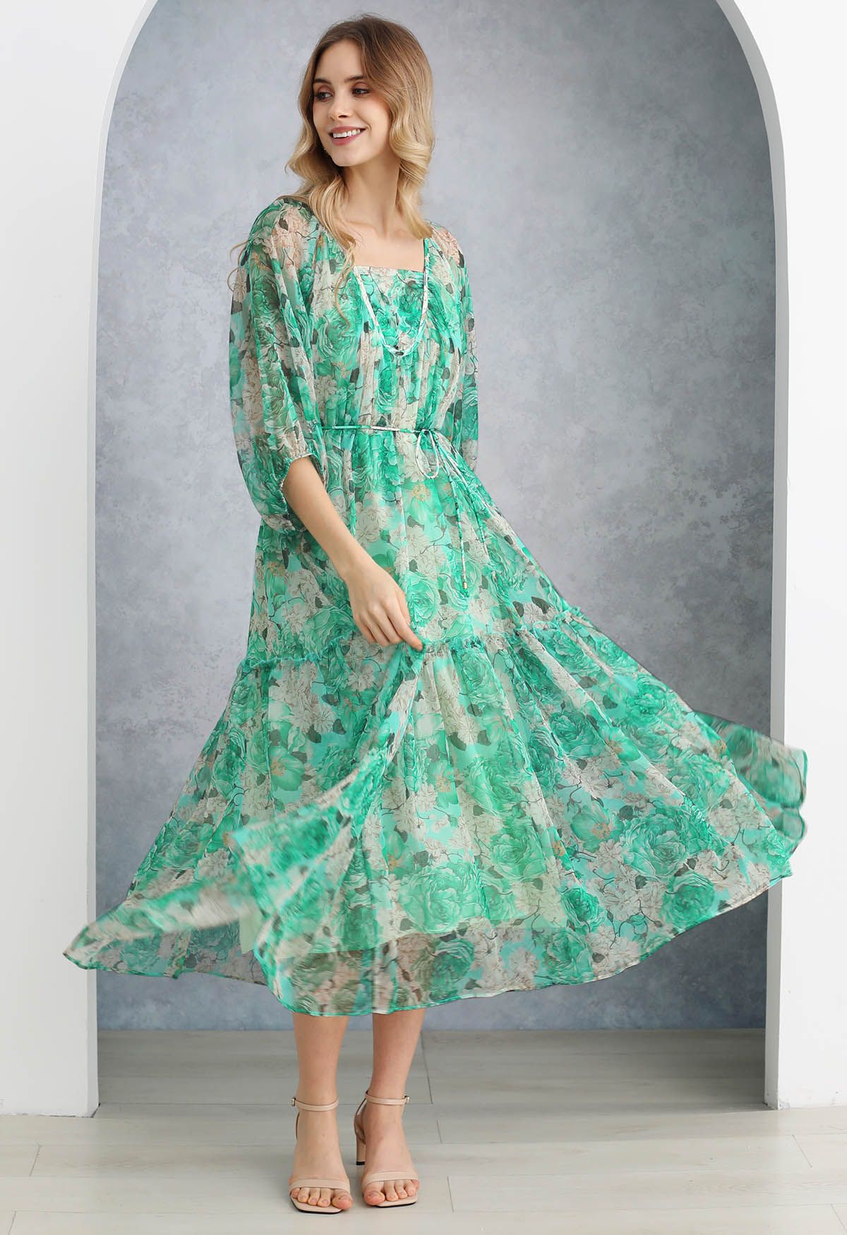 Gauzy Floral Print Bubble Sleeve Dolly Dress in Green