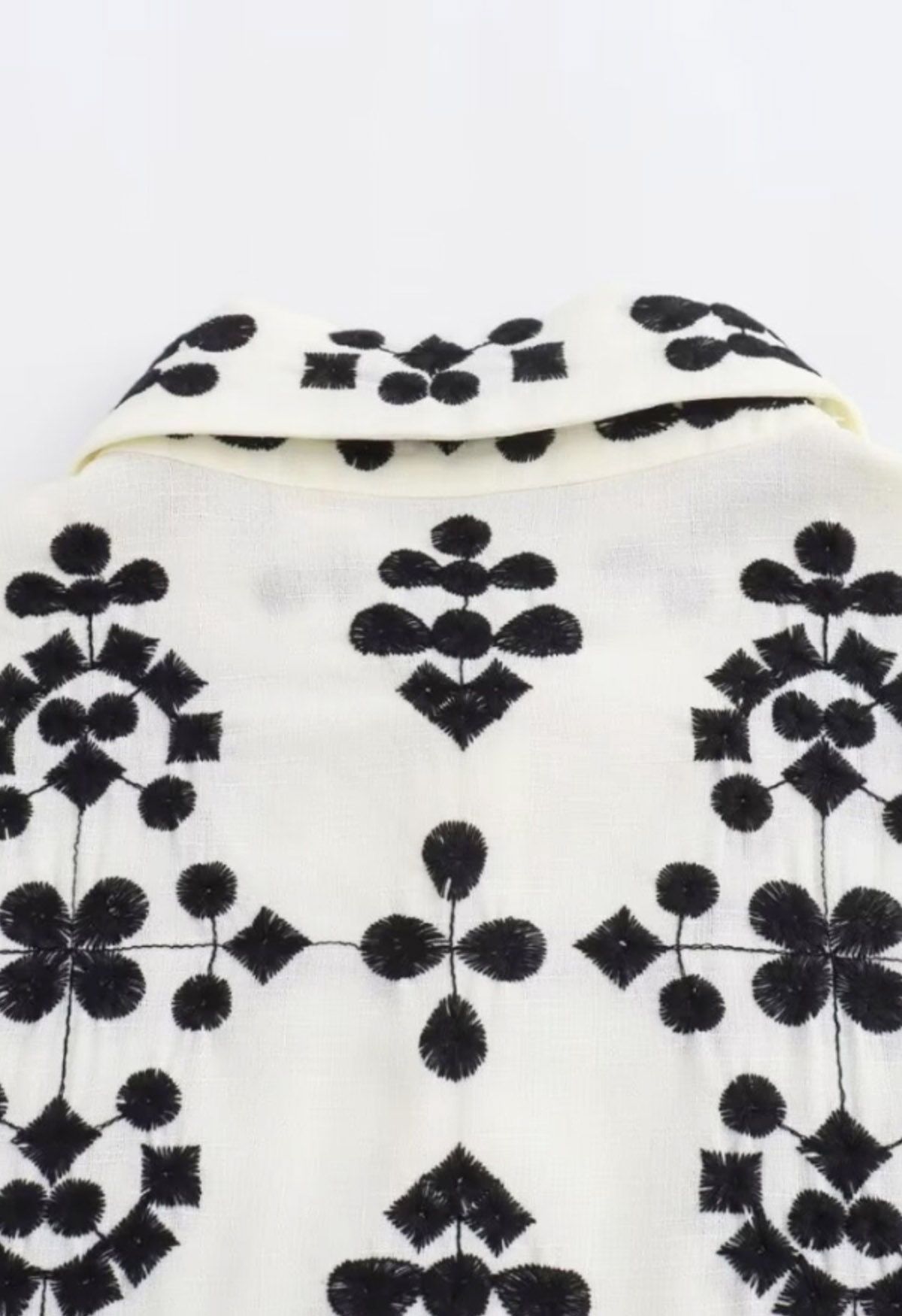 Geometric Floral Embroidered Scalloped Edge Buttoned Shirt