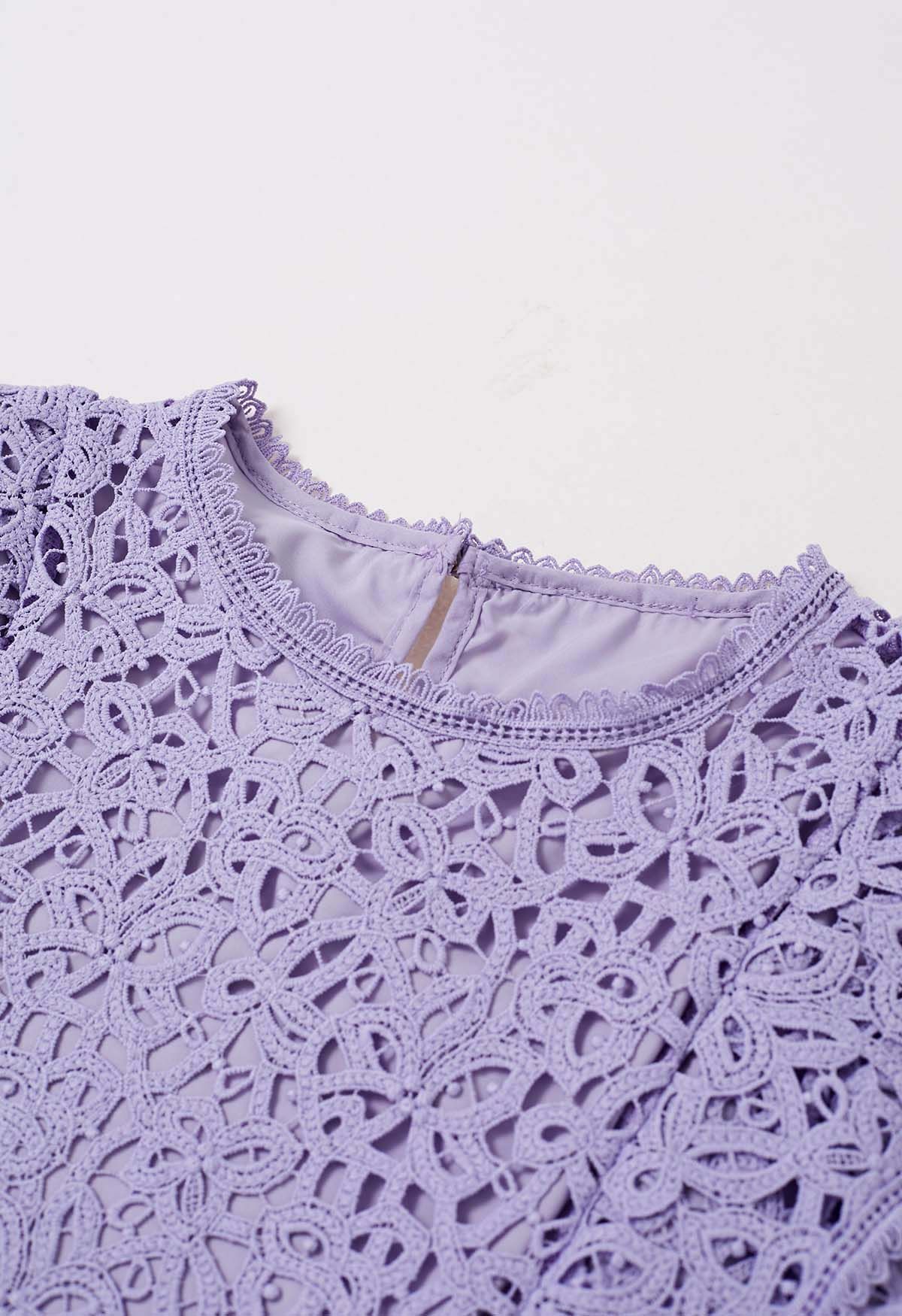 Crew Neck Guipure Lace Top in Lilac