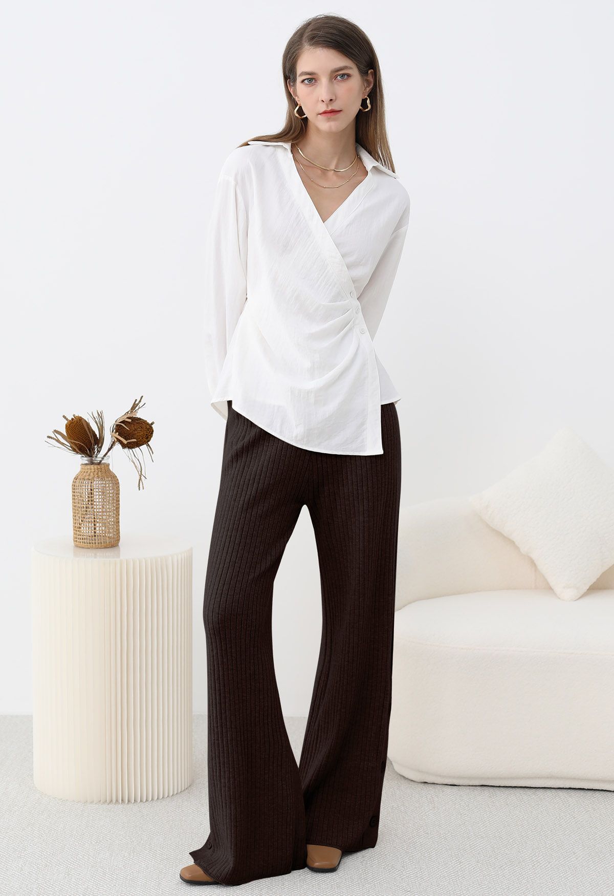 Buttoned Hem Ribbed Knit Pants in Brown