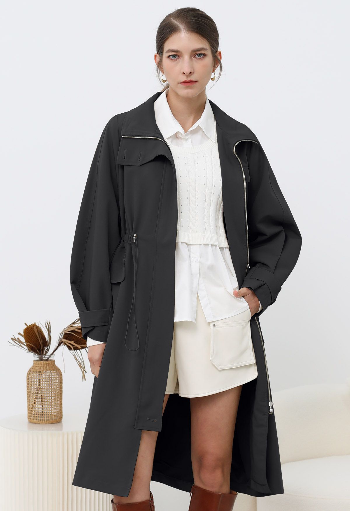 Outfitted Collared Flap Pocket Drawstring Trench Coat in Black