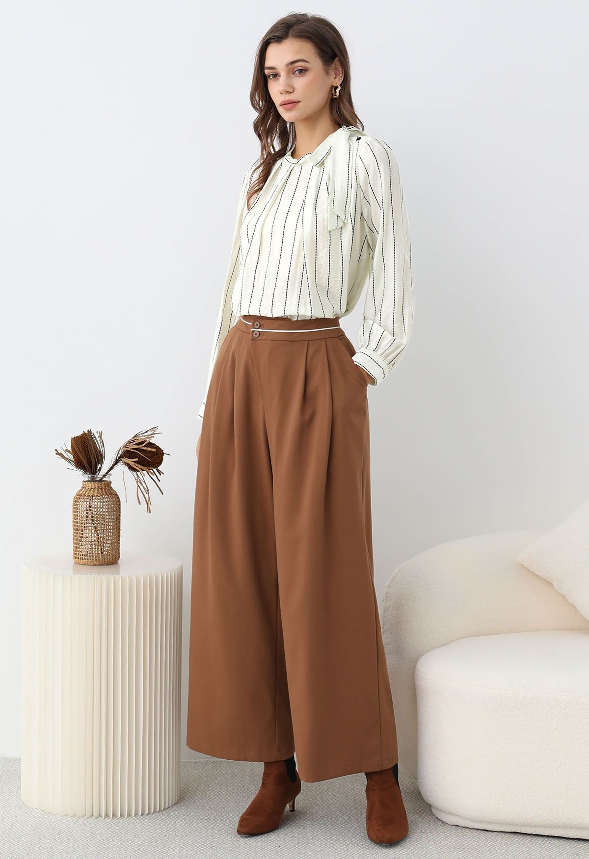 Contrast Piping Buttoned Pleats Palazzo Pants in Pumpkin