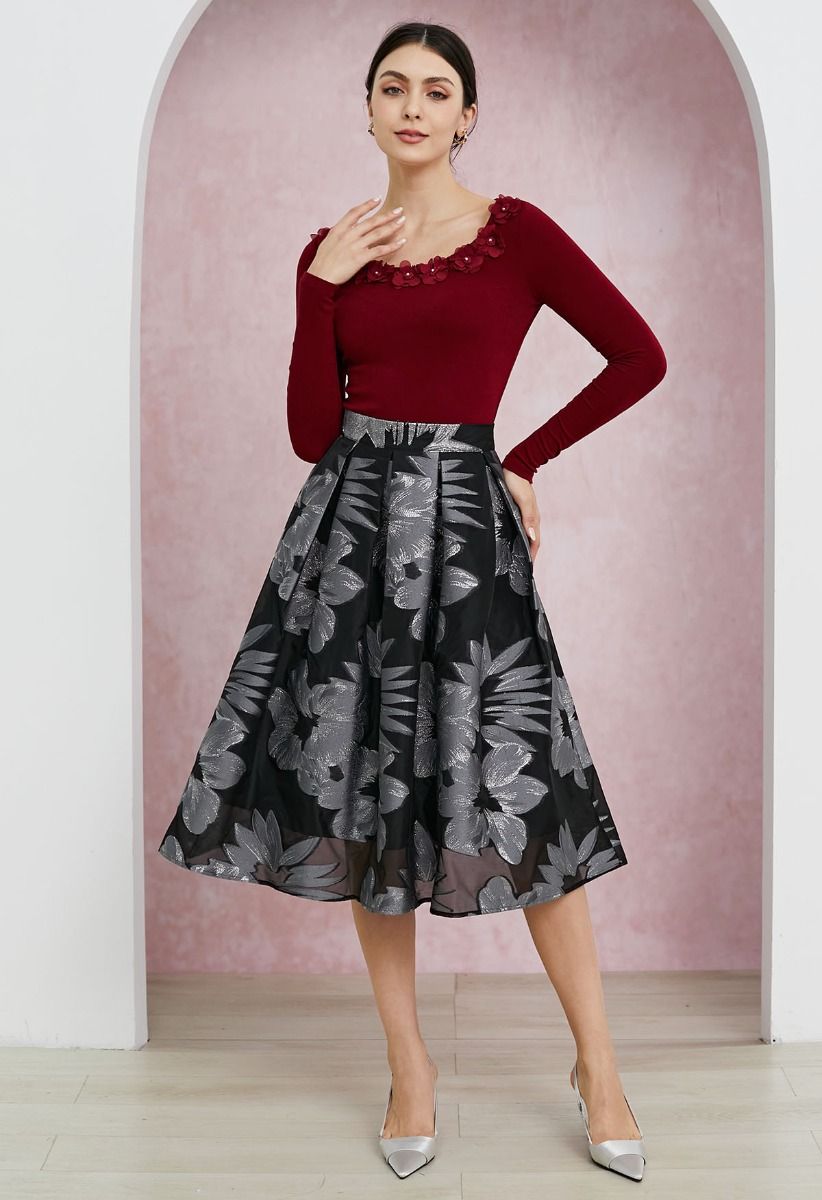 Enticing Floral Jacquard Pleated Organza Midi Skirt in Silver